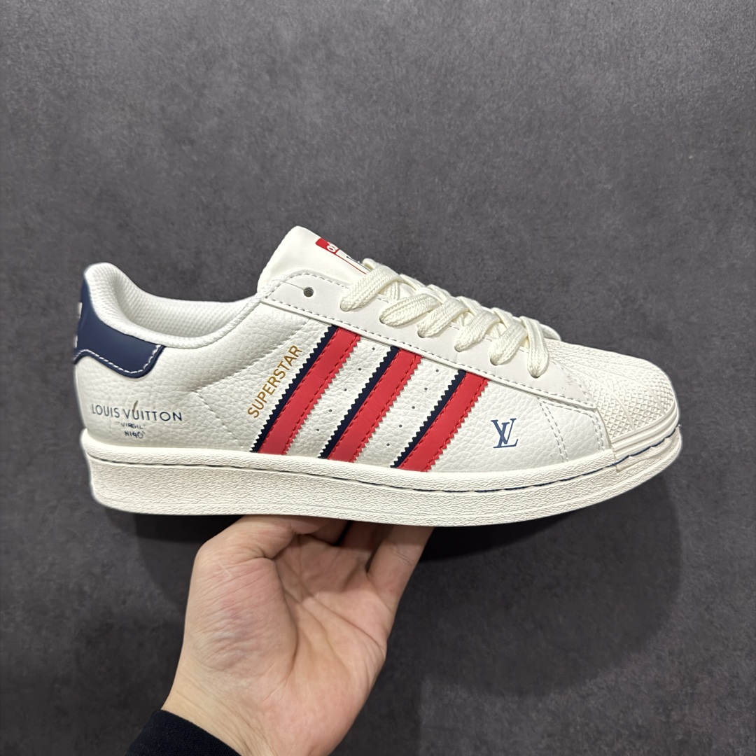  
【定制版】AD Originals Superstar x Louis Vuitton 白蓝红
采用