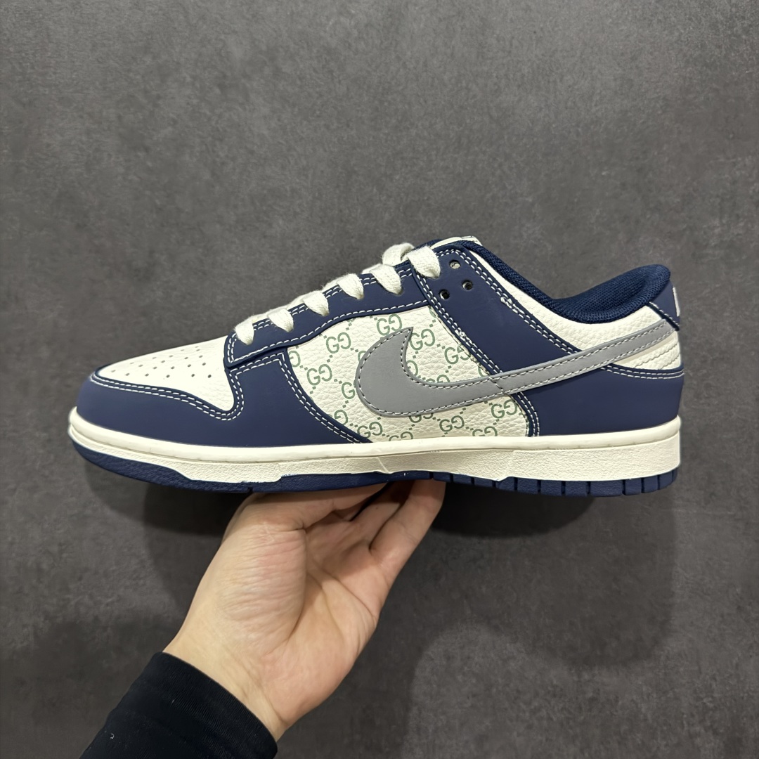 260   【定制版】Nike SB Dunk Low 古驰联名--- 奶白灰蓝印花 高端定制 低帮休闲板鞋   XD1588-202
