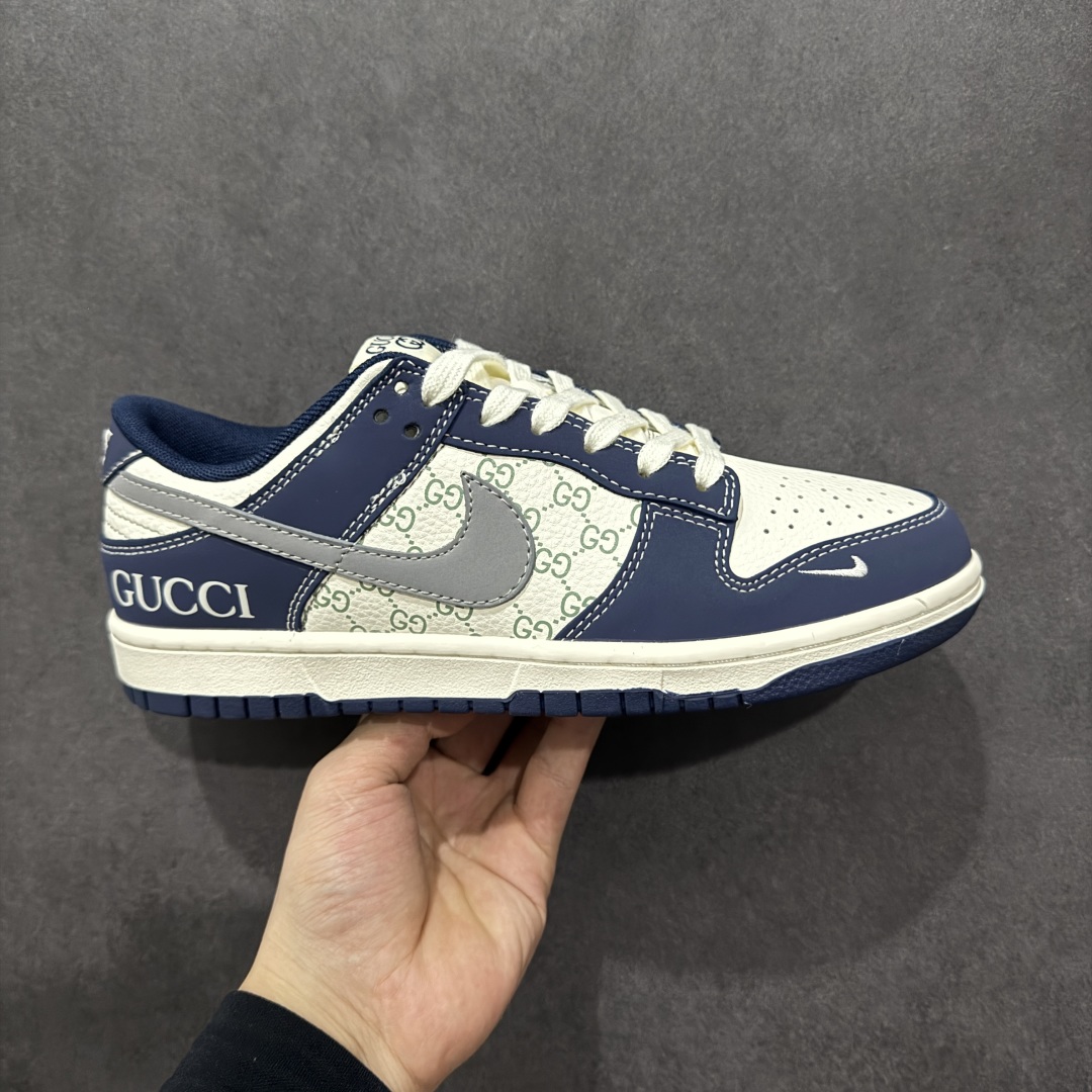 260   【定制版】Nike SB Dunk Low 古驰联名--- 奶白灰蓝印花 高端定制 低帮休闲板鞋   XD1588-202