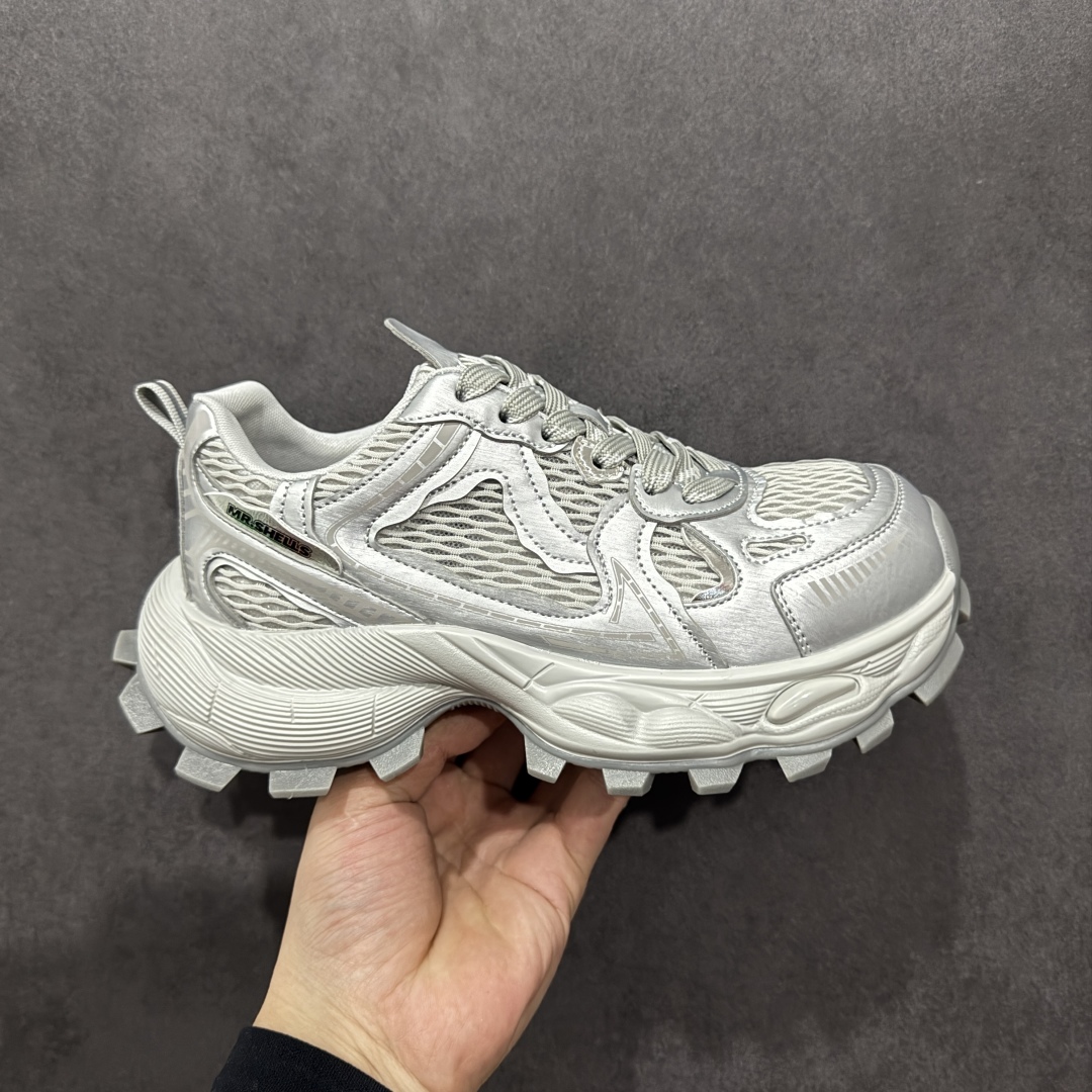 【公司级】GG-CC Chunky Low休闲时尚运动厚底增高老爹鞋系列 广东大厂出品 完美细节 25ss春季新款厚底增高 大长腿 时髦look轻松定格 不费力展现率性氛围 高档银盒 酷帅机能风不规则设计大底 双鞋带拼色造型设计 轻便舒适百搭 GGcc厚底增高不管怎么搭都好看~ 尺码: 35 36 37 38 39 40-选品中心