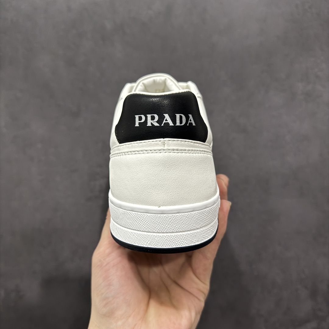 图片[4]-【广东纯原版本】PRADA 普拉达马龙同款低帮男鞋运动休闲板鞋 #明星同款 广东大厂品质 专柜同步 大气个性更潮更抢眼更追求档次，它将颠覆旧念，与您共度时尚潮人必备! 面料采用原版进口小牛皮 牛皮内里垫脚 橡胶大底 轻便防滑耐磨 脚感舒适 款式耐看做工精细 配以简洁利落的鞋楦 彰显男人的果敢和硬朗 尺码：38 39 40 41 42 43 44 （皮鞋码）-选品中心