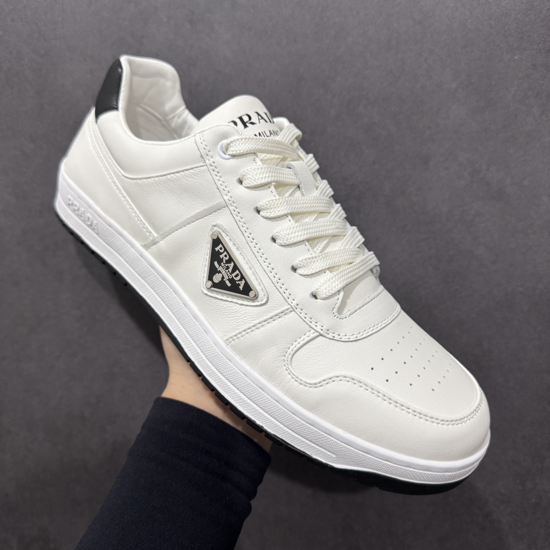 图片[3]-【广东纯原版本】PRADA 普拉达马龙同款低帮男鞋运动休闲板鞋 #明星同款 广东大厂品质 专柜同步 大气个性更潮更抢眼更追求档次，它将颠覆旧念，与您共度时尚潮人必备! 面料采用原版进口小牛皮 牛皮内里垫脚 橡胶大底 轻便防滑耐磨 脚感舒适 款式耐看做工精细 配以简洁利落的鞋楦 彰显男人的果敢和硬朗 尺码：38 39 40 41 42 43 44 （皮鞋码）-选品中心