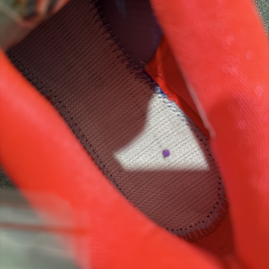 图片[10]-【GX纯原】Nike Kobe 8 Protro \”What The Kobe\” 舒适复古 防滑耐磨 低帮 篮球鞋 男女同款 橙蓝 2025版 HM9621-900 完美复刻公司货 React科技鞋垫加持 实战配置直接拉满 原楦纸板开发 鞋身流线型、后跟塑形 区分土肥圆 原厂针织鞋面一针一线匹配原版 全身鞋材卡料色独家定制 唯一万针立体刺绣SWOOSH 真实底模最大50.5 实战利器 专供海外市场 独立原厂模具 首批不拼图大几率过验 亲测已过 支持各种高强度实战 无需担心 补货周期极长 脚宽建议买大半码 科比系列前掌偏窄 支持七天无理由退换 尺码： 40 40.5 41 42 42.5 43 44 44.5 45 45.5 46 47.5 48.5 49.5 50.5-选品中心