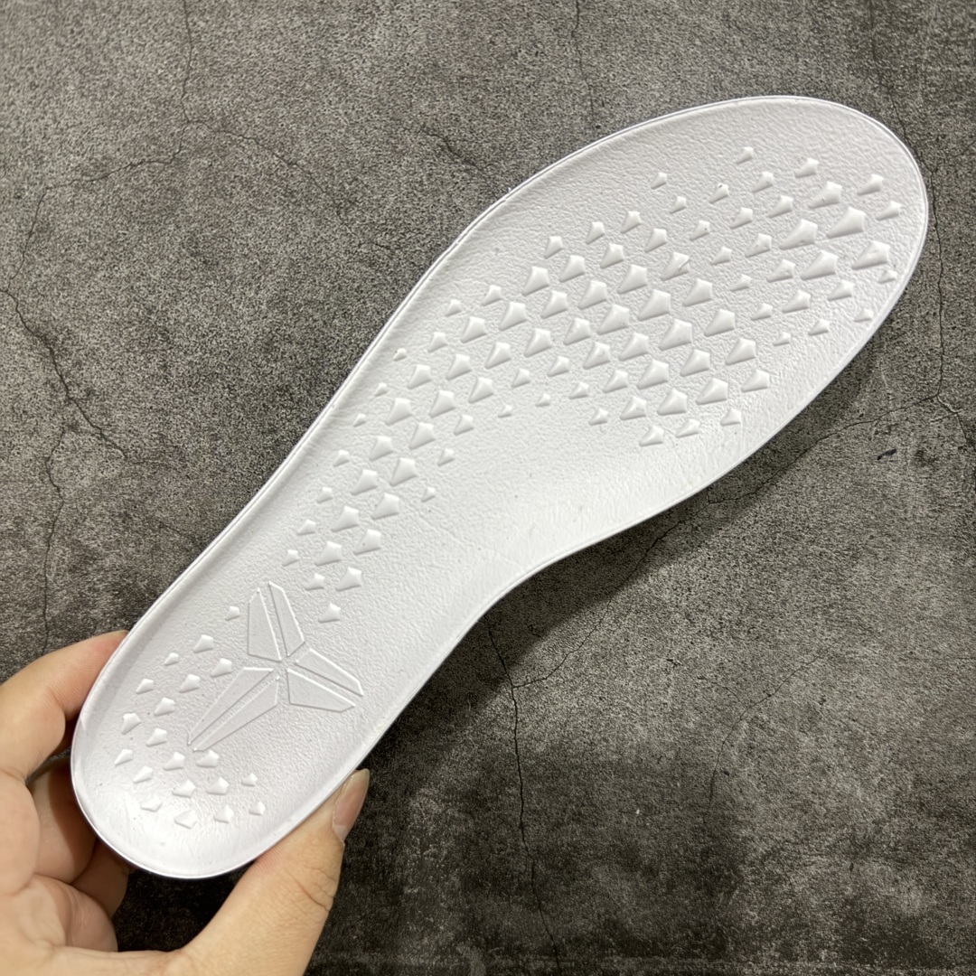 图片[8]-【GX纯原】Nike Kobe 8 Protro \”What The Kobe\” 舒适复古 防滑耐磨 低帮 篮球鞋 男女同款 橙蓝 2025版 HM9621-900 完美复刻公司货 React科技鞋垫加持 实战配置直接拉满 原楦纸板开发 鞋身流线型、后跟塑形 区分土肥圆 原厂针织鞋面一针一线匹配原版 全身鞋材卡料色独家定制 唯一万针立体刺绣SWOOSH 真实底模最大50.5 实战利器 专供海外市场 独立原厂模具 首批不拼图大几率过验 亲测已过 支持各种高强度实战 无需担心 补货周期极长 脚宽建议买大半码 科比系列前掌偏窄 支持七天无理由退换 尺码： 40 40.5 41 42 42.5 43 44 44.5 45 45.5 46 47.5 48.5 49.5 50.5-选品中心