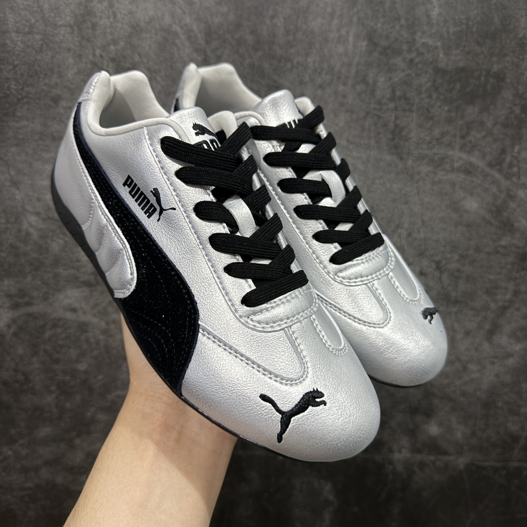 【纯原神版】Puma Speedcat OG Sparco 彪马罗马阿莫尔系列 复古运动休闲赛车跑鞋 市场顶级正确版本 版型 细节 烫金走线区分市面通货 欢迎对比🆚 工厂耗时3个月开发 原装档案原数据纸版楦型 采用鞋面材质(正确二次成型\'猛帮\'成型工艺🆚区别市面版本!!) 外置原数据开发轻量耐磨橡胶大底💪🏻 全球知名运动品牌PUMA宝马赛车系列 融合了宝马车队的标志性配色 以趣味十足又前卫复古的设计引领潮流 将赛道精神融入街头时尚 开启前卫竞速之旅 主打前卫复古风 Roma鞋款的鞋侧以复古的流线造型 缀以宝马经典Logo 巧妙吸睛 而Speedcat鞋款以亮眼三色条纹元素缀以舒适鞋面 赋予了独特的个性美学 演绎赛车的无尽能量 货号:403547-01-选品中心