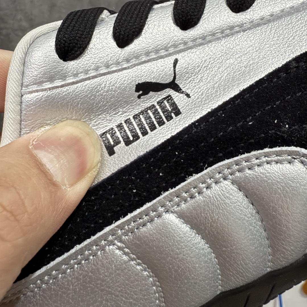 图片[2]-【纯原神版】Puma Speedcat OG Sparco 彪马罗马阿莫尔系列 复古运动休闲赛车跑鞋 市场顶级正确版本 版型 细节 烫金走线区分市面通货 欢迎对比🆚 工厂耗时3个月开发 原装档案原数据纸版楦型 采用鞋面材质(正确二次成型\’猛帮\’成型工艺🆚区别市面版本!!) 外置原数据开发轻量耐磨橡胶大底💪🏻 全球知名运动品牌PUMA宝马赛车系列 融合了宝马车队的标志性配色 以趣味十足又前卫复古的设计引领潮流 将赛道精神融入街头时尚 开启前卫竞速之旅 主打前卫复古风 Roma鞋款的鞋侧以复古的流线造型 缀以宝马经典Logo 巧妙吸睛 而Speedcat鞋款以亮眼三色条纹元素缀以舒适鞋面 赋予了独特的个性美学 演绎赛车的无尽能量 货号：403547-01-选品中心