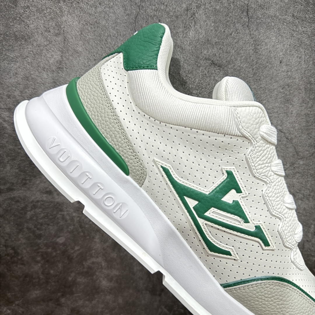 图片[7]-【广东纯原版本】Louis Vuitton LV 2025 最新Classic系列 真正原版开发 市面唯一 一家材质正确版本 原版购入开发 欢迎对比🆚。这款Classic 运动鞋于 2025 秋冬男士系列初次亮相，以光滑牛皮革塑造考究设计，可轻松融入各式造型。瞩目 LV 字母标注鞋侧，轻盈橡胶外底点缀 Vuitton 标识，材料使用原版定制进口头层牛皮 内里使用原版进口透气网里 原版开模橡胶发泡材质大底 内增高4CM 尺码： 35 36 37 38 39 40 41 42 43 44 45 46-选品中心