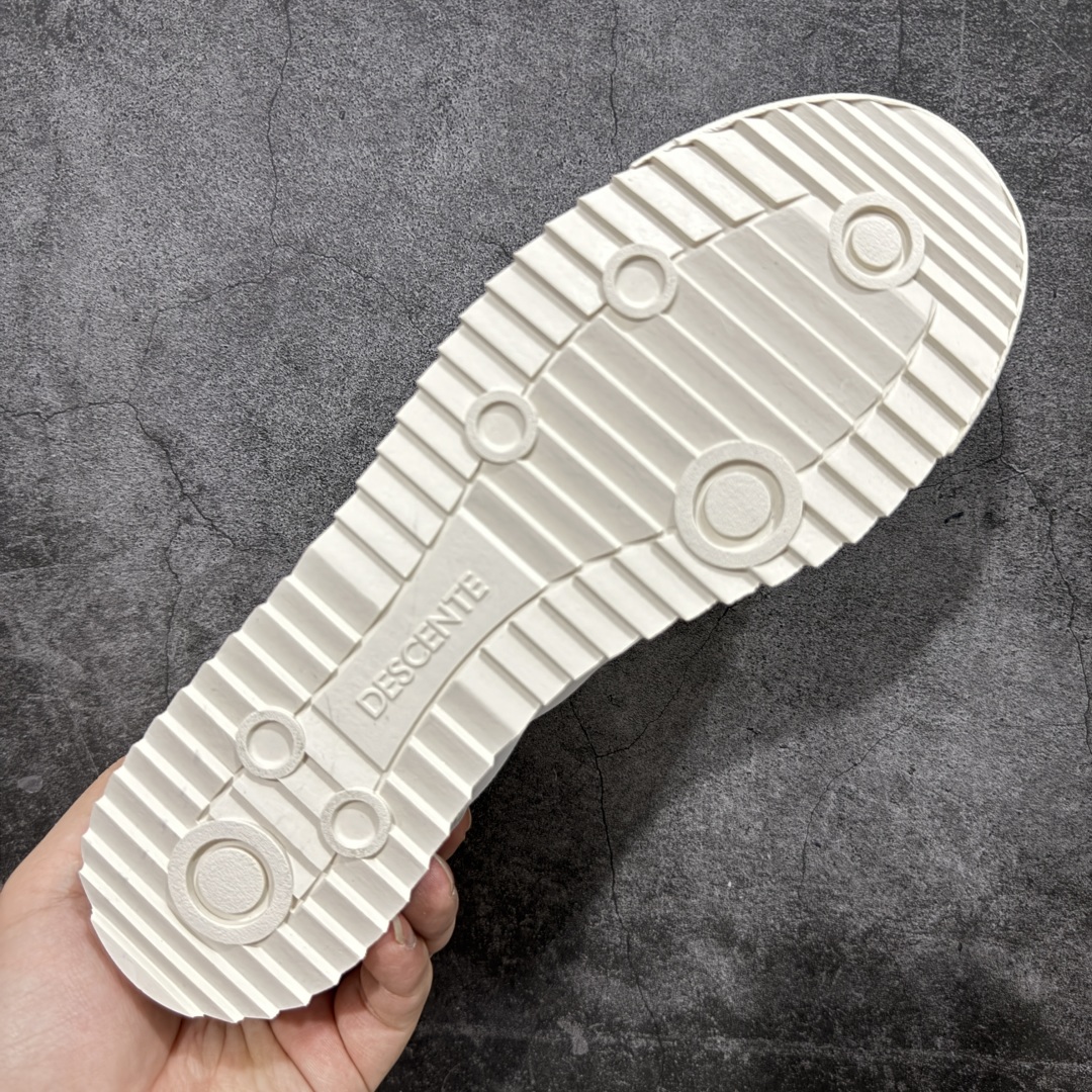  
【公司级】DESCENTE CHRON 迪桑特 帆布一脚蹬 复古透气休闲鞋
轻松方便的一脚蹬设计 搭