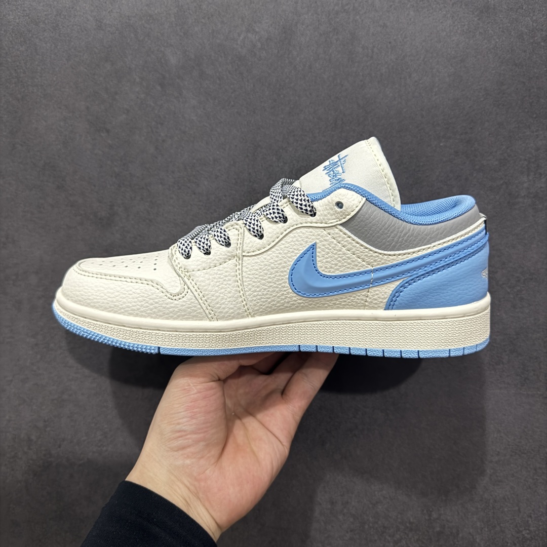 280  【定制版】Air Jordan 1 Low AJ1 乔1 斯图西联名 白蓝立体勾 高端定制 低帮复古篮球鞋 XS6086-559
