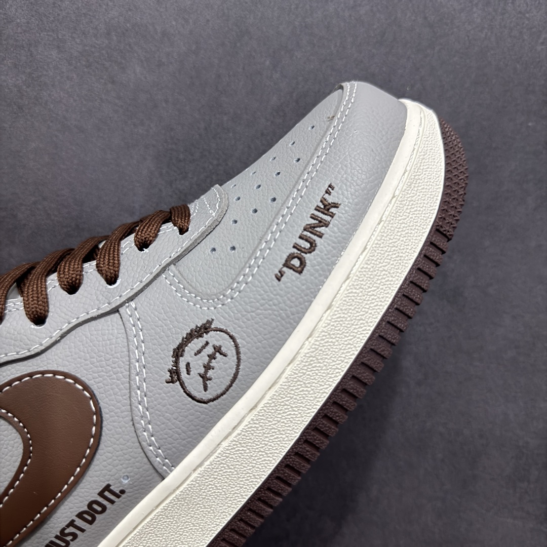 260  NIke Air Force 1 '07 Low “NIKE联名——灰棕鬼脸”空军一号 低帮 运动鞋 休闲鞋   KK1988-073