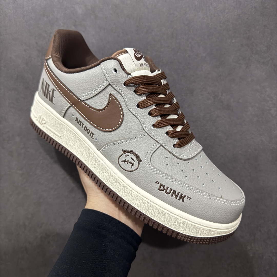 260  NIke Air Force 1 '07 Low “NIKE联名——灰棕鬼脸”空军一号 低帮 运动鞋 休闲鞋   KK1988-073