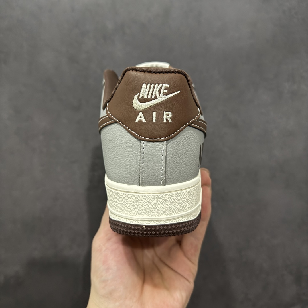 260  NIke Air Force 1 '07 Low “NIKE联名——灰棕鬼脸”空军一号 低帮 运动鞋 休闲鞋   KK1988-073