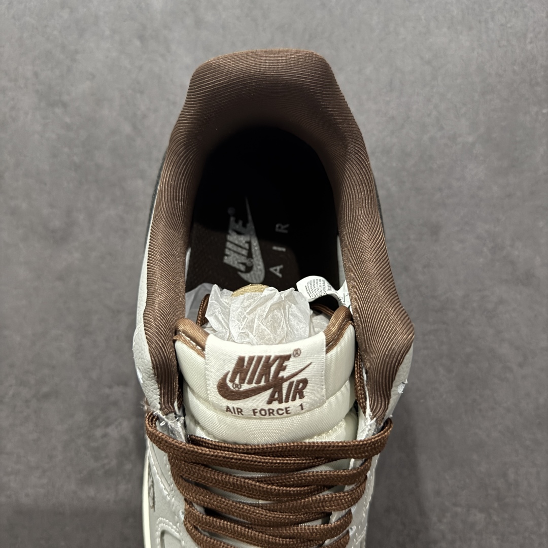 260  NIke Air Force 1 '07 Low “NIKE联名——灰棕鬼脸”空军一号 低帮 运动鞋 休闲鞋   KK1988-073