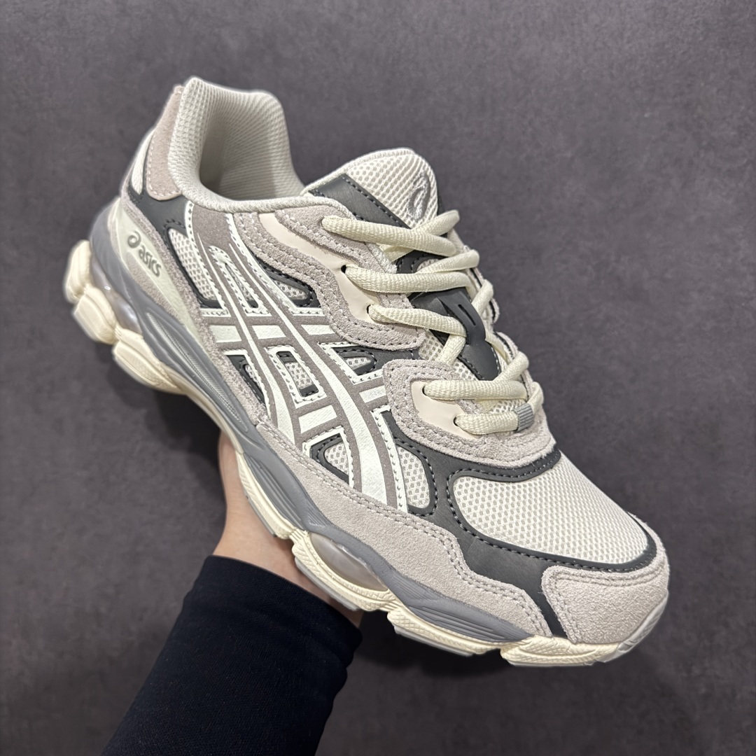 图片[3]-【公司级】Asics Gel-NYC复古单品 亚瑟士ASICSTIGER秋季新款休闲鞋 厚底街头运动休闲鞋 ASICS亚瑟士推出全新GEL-NYC，彰显纽约都市活力 这次的新系列融入了多个版本GEL的经典设计风格，广受好评。其设计灵感来源于GEL-NIMBUS 3,GEL-MC PLUS V 和 GEL-CUMULUS 16 这些往日经典鞋款。GEL-NYC使用GEL-CUMULUS 16鞋款的鞋楦设计,展现了独特的现代化美学。鞋底采用了轻质发泡材料,并在后跟和前掌处采用了ASICS亚瑟士核心科技——GEL缓震胶,赋予鞋款强大的缓冲性能,提供了更柔软舒适的穿着体验。而在原有设计的启发之上,此次鞋款采用更贴合当今潮流趋势的材料和创新技术,展现出纽约充满活力的都市精神。 尺码：37-45-选品中心