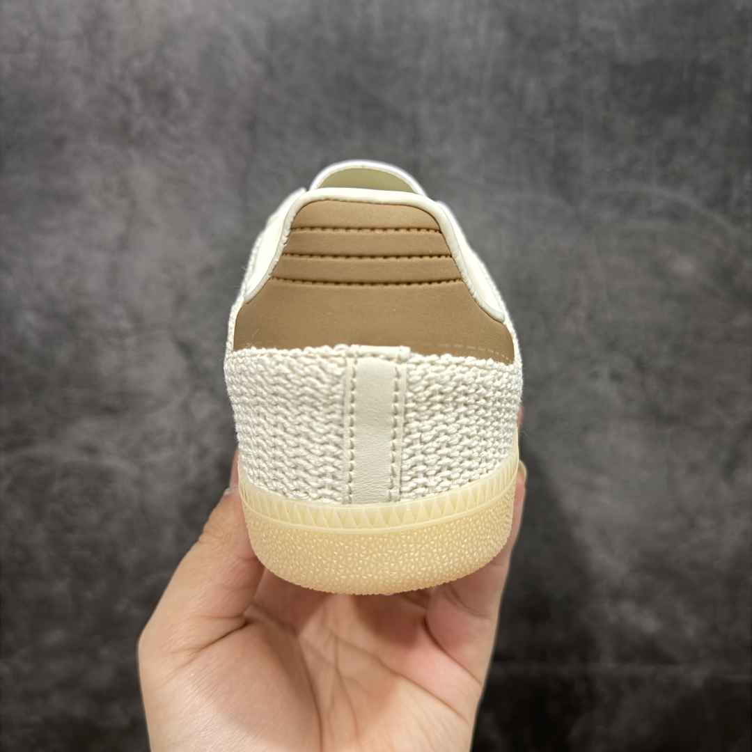  
【正确版】Adidas Samba  桑巴舞街头系列德训运动板鞋 
采用固色翻毛皮组合牛剖革鞋面材质