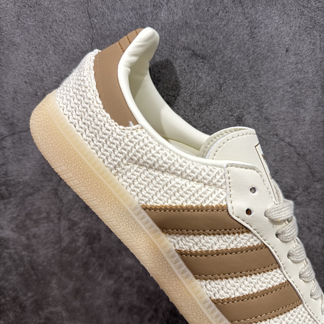  
【正确版】Adidas Samba  桑巴舞街头系列德训运动板鞋 
采用固色翻毛皮组合牛剖革鞋面材质