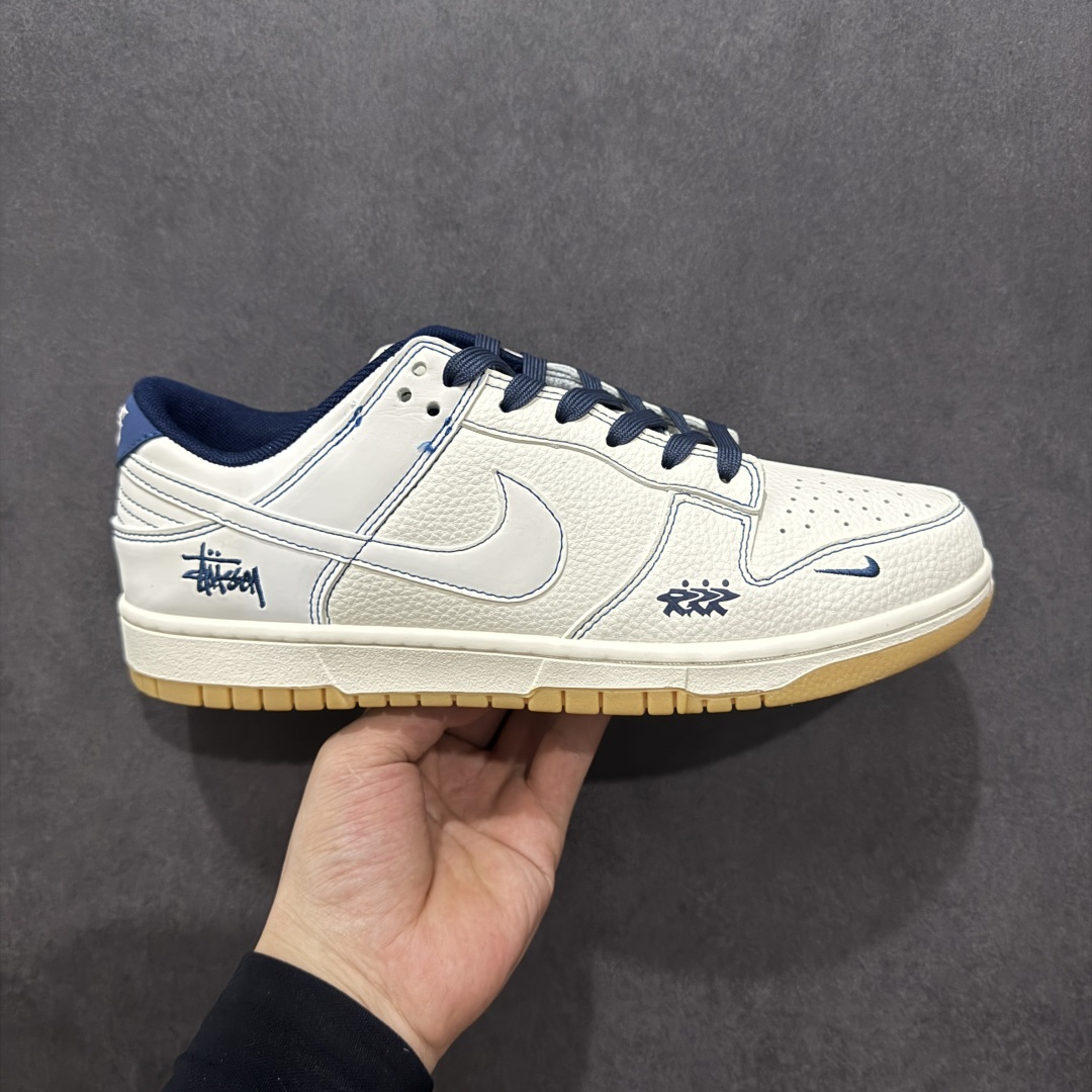 280  【定制版】Nike SB Dunk Low 斯图西联名 蓝线生胶 周年高端定制 低帮休闲板鞋 JJ2508-559
