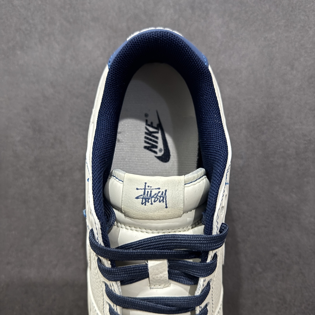 280  【定制版】Nike SB Dunk Low 斯图西联名 蓝线生胶 周年高端定制 低帮休闲板鞋 JJ2508-559