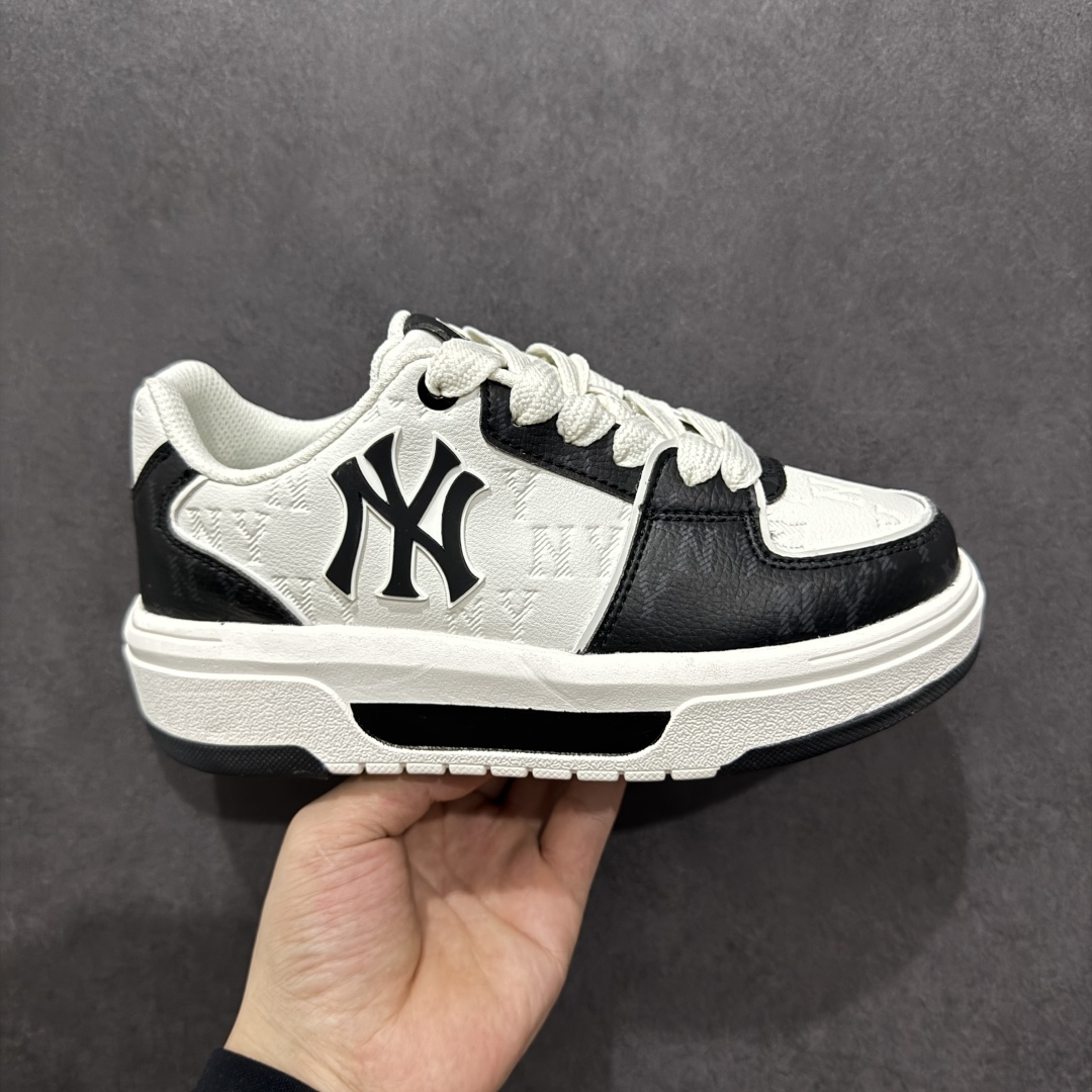 【公司级】MLB Chunky Liner Basic 复古印花学长鞋系列低帮轻量增高厚底百搭休闲运动慢跑鞋板鞋 Korea韩国联名NY美国榄球纽约洋基队限定 韩国代购专供 全套原楦原纸板原厂数据开发 正确中底拉帮中底网布细节 平台代购专供 左脚内置芯片 韩国代购吊牌标贴 独家一比一RB+MD组合大底 高频后跟小人Logo精准对位立体饱满 正确网布加超迁鞋面 转印中底走线紧密 转印Logo工艺表层防刮不掉色 尺码:35 36 36.5 37.5 38 38.5 39 40 40.5 41 42 42.5 43 44 45-选品中心