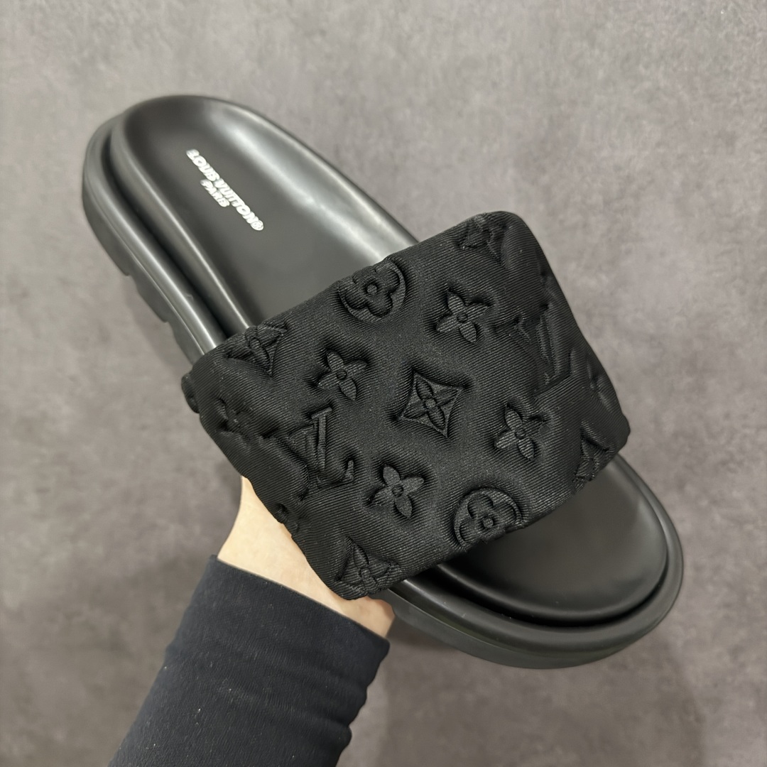 图片[3]-【纯原礼盒版】LOUIS VUITTON 路易威登2024 𝐬𝐬💛春夏最新爆款魔术贴系列 情侣款厚底拖鞋 代购级别稀品上新💫 鞋面：LV进口5D打印花布，牛皮内里 大底：原版开模大底 原版全套礼盒包装 尺码： 35-45 底高4.5cm-选品中心