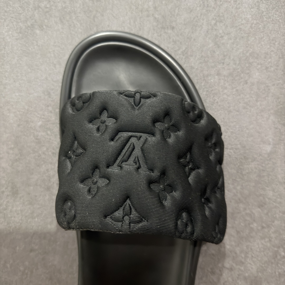 图片[8]-【纯原礼盒版】LOUIS VUITTON 路易威登2024 𝐬𝐬💛春夏最新爆款魔术贴系列 情侣款厚底拖鞋 代购级别稀品上新💫 鞋面：LV进口5D打印花布，牛皮内里 大底：原版开模大底 原版全套礼盒包装 尺码： 35-45 底高4.5cm-选品中心