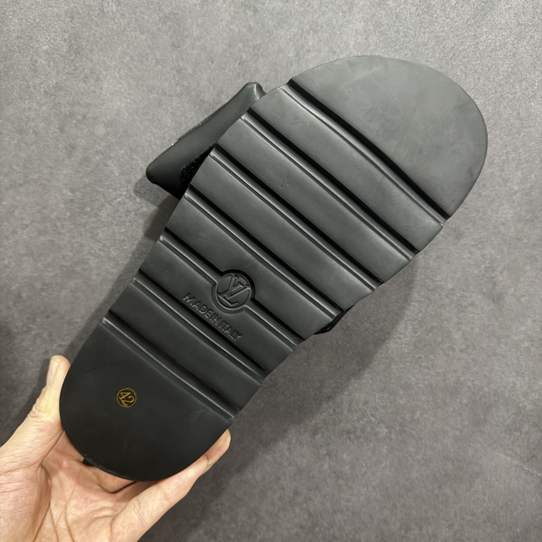 图片[9]-【纯原礼盒版】LOUIS VUITTON 路易威登2024 𝐬𝐬💛春夏最新爆款魔术贴系列 情侣款厚底拖鞋 代购级别稀品上新💫 鞋面：LV进口5D打印花布，牛皮内里 大底：原版开模大底 原版全套礼盒包装 尺码： 35-45 底高4.5cm-选品中心