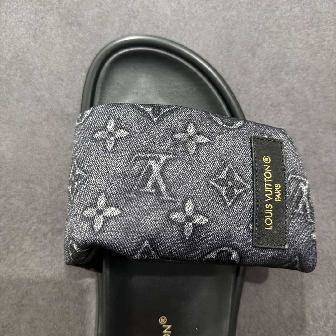 图片[8]-【纯原礼盒版】LOUIS VUITTON 路易威登2024 𝐬𝐬💛春夏最新爆款魔术贴系列 情侣款厚底拖鞋 代购级别稀品上新💫 鞋面：LV进口5D打印花布，牛皮内里 大底：原版开模大底 原版全套礼盒包装 尺码： 35-45 底高4.5cm-选品中心