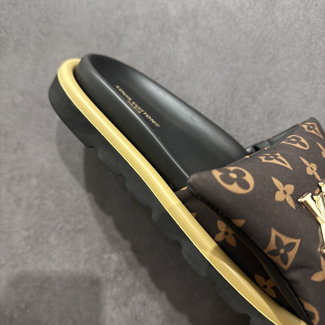 图片[5]-【纯原礼盒版】LOUIS VUITTON 路易威登2024 𝐬𝐬💛春夏最新爆款魔术贴系列 情侣款厚底拖鞋 代购级别稀品上新💫 鞋面：LV进口5D打印花布，牛皮内里 大底：原版开模大底 原版全套礼盒包装 尺码： 35-45 底高4.5cm-选品中心