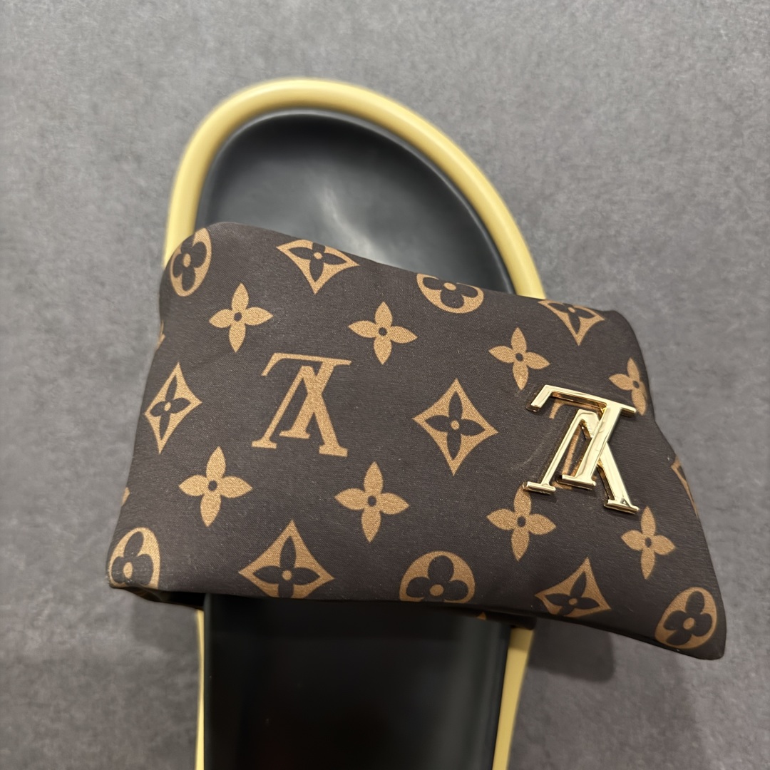 图片[7]-【纯原礼盒版】LOUIS VUITTON 路易威登2024 𝐬𝐬💛春夏最新爆款魔术贴系列 情侣款厚底拖鞋 代购级别稀品上新💫 鞋面：LV进口5D打印花布，牛皮内里 大底：原版开模大底 原版全套礼盒包装 尺码： 35-45 底高4.5cm-选品中心