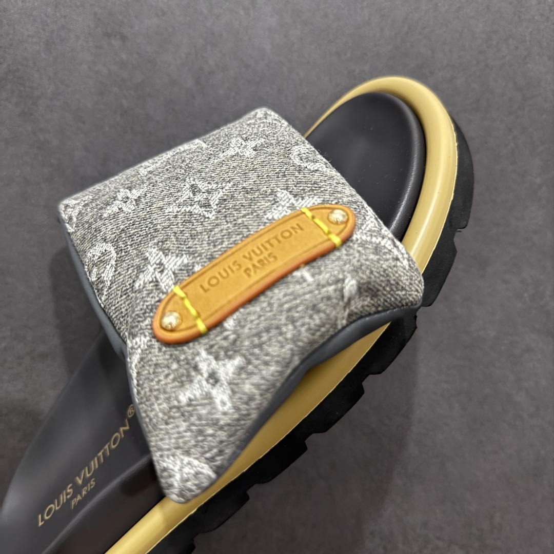 图片[5]-【纯原礼盒版】LOUIS VUITTON 路易威登2024 𝐬𝐬💛春夏最新爆款魔术贴系列 情侣款厚底拖鞋 代购级别稀品上新💫 鞋面：LV进口5D打印花布，牛皮内里 大底：原版开模大底 原版全套礼盒包装 尺码： 35-45 底高4.5cm-选品中心