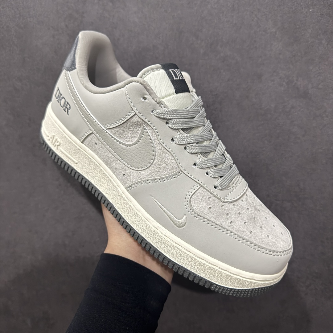  
【定制版】Nike Air Force 1 Low 07 x DIOR 灰白小钩
原楦头原纸板 打造