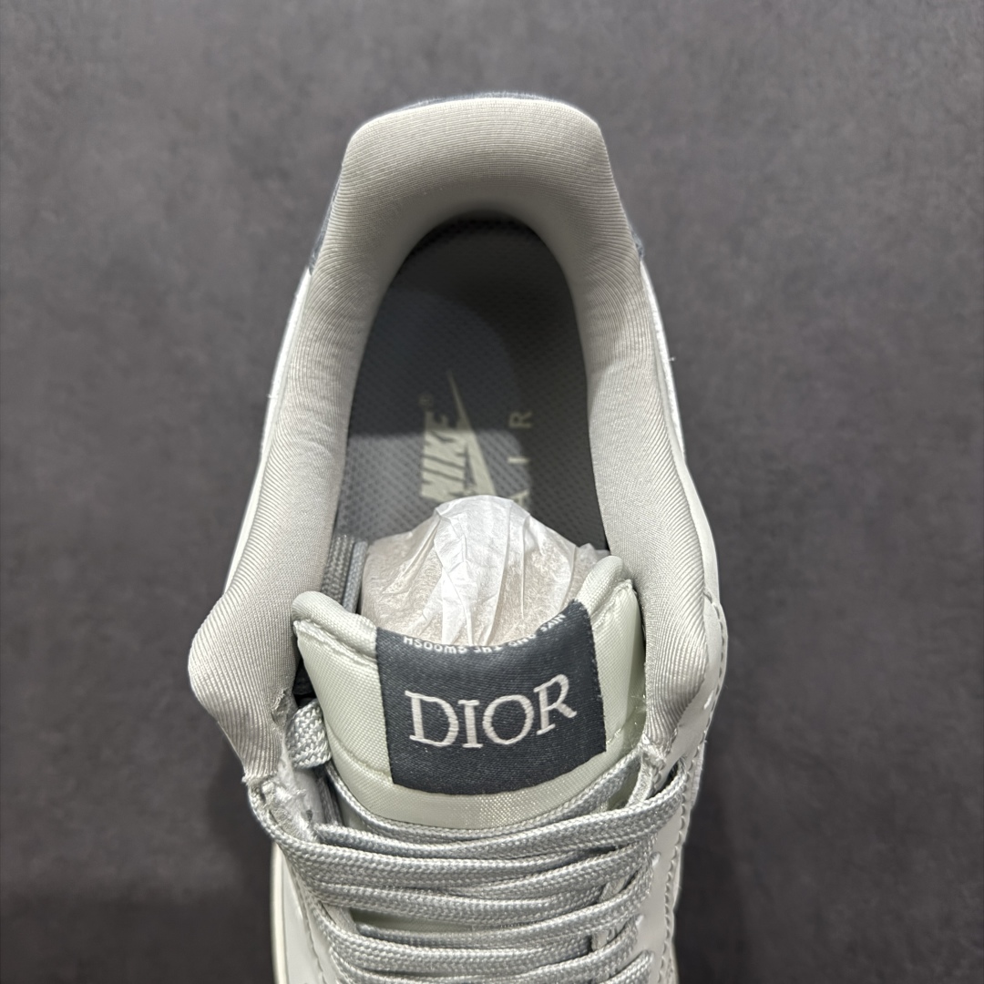  
【定制版】Nike Air Force 1 Low 07 x DIOR 灰白小钩
原楦头原纸板 打造