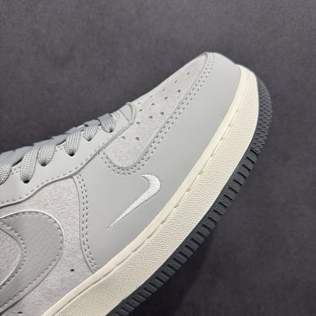  
【定制版】Nike Air Force 1 Low 07 x DIOR 灰白小钩
原楦头原纸板 打造
