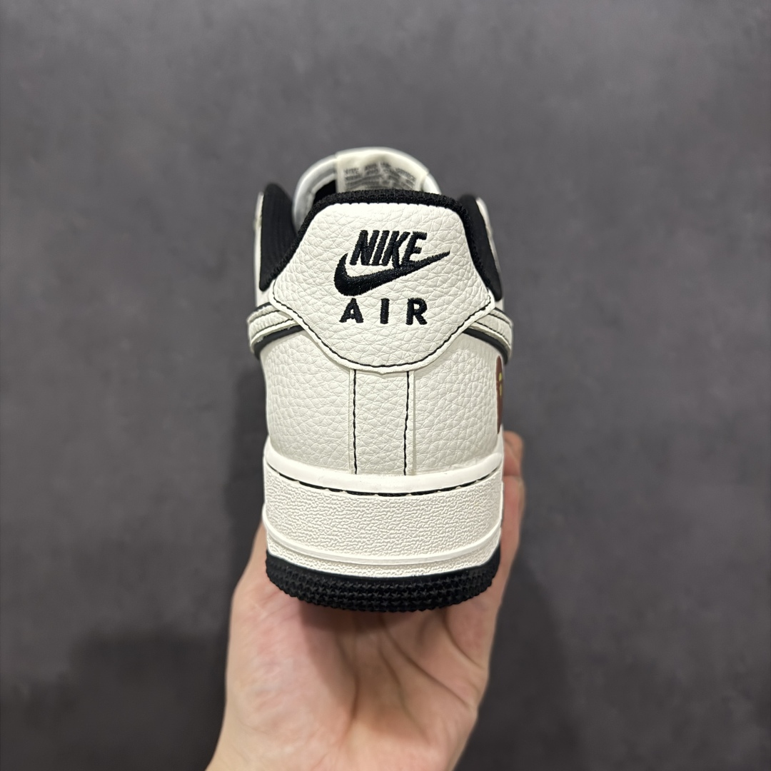  
【定制版】Nike Air Force 1 Low 07 x BAPE 白黑双小钩满天星
原楦头原纸