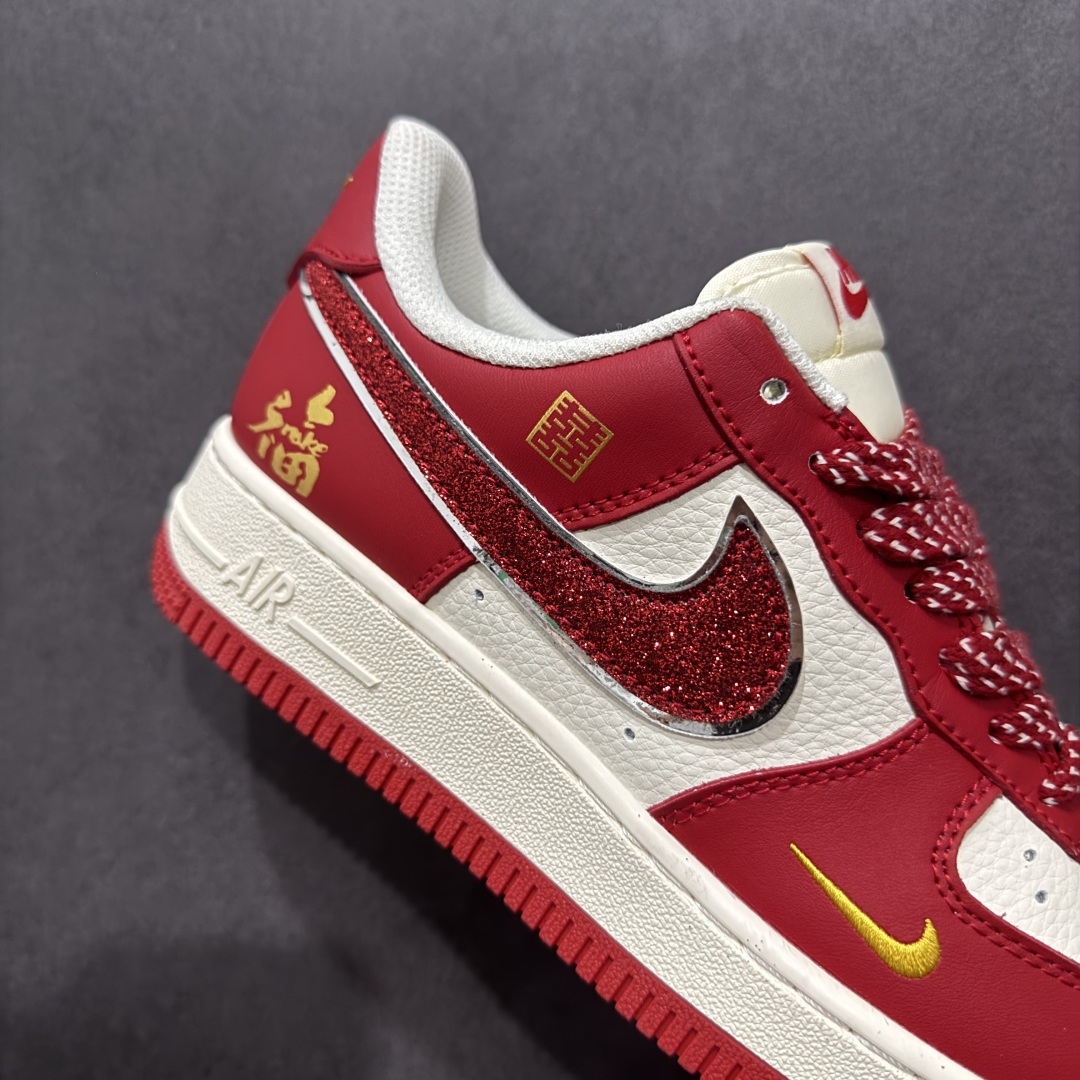  
【定制版】Nike Air Force 1 Low 07 白红金小钩
原楦头原纸板 打造纯正低帮空军