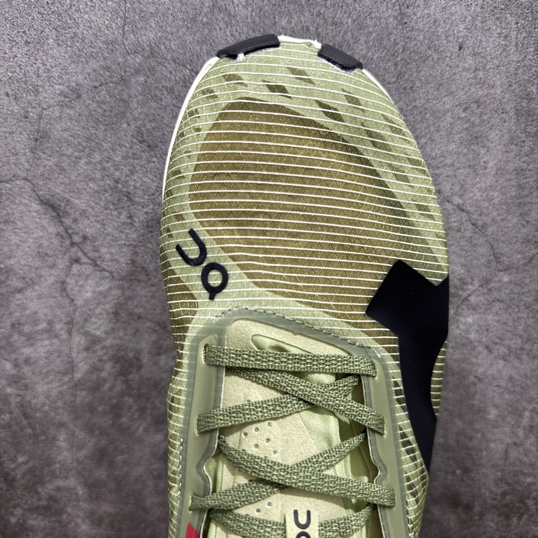 图片[5]-【公司级】On昂跑 Cloudboom Strike Prism 舒适百搭防滑耐磨 低帮 马拉松跑步鞋 On昂跑 Cloudsurfer上演中底“变形计” ，打破传统格局缔造柔软脚感。 On昂跑对于值友来说已经是个相对熟悉的品牌了，旗下的经典款Cloud X兼具稳健敏捷、功能多面，轻量脚感和灵活反馈等优点，是健身爱好者最喜欢的鞋履产品之一。2022年首发的超厚底怪兽跑鞋Cloudmonster，加载最大的Cloudtec模块，柔软的缓震和强力的回弹体验，也让他一战成名，进入大体重运动爱好者和与大众跑者的入门跑鞋心选名单。 尺码：36-45-选品中心