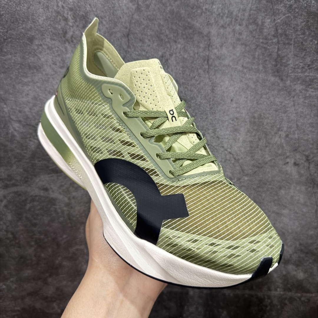 图片[3]-【公司级】On昂跑 Cloudboom Strike Prism 舒适百搭防滑耐磨 低帮 马拉松跑步鞋 On昂跑 Cloudsurfer上演中底“变形计” ，打破传统格局缔造柔软脚感。 On昂跑对于值友来说已经是个相对熟悉的品牌了，旗下的经典款Cloud X兼具稳健敏捷、功能多面，轻量脚感和灵活反馈等优点，是健身爱好者最喜欢的鞋履产品之一。2022年首发的超厚底怪兽跑鞋Cloudmonster，加载最大的Cloudtec模块，柔软的缓震和强力的回弹体验，也让他一战成名，进入大体重运动爱好者和与大众跑者的入门跑鞋心选名单。 尺码：36-45-选品中心