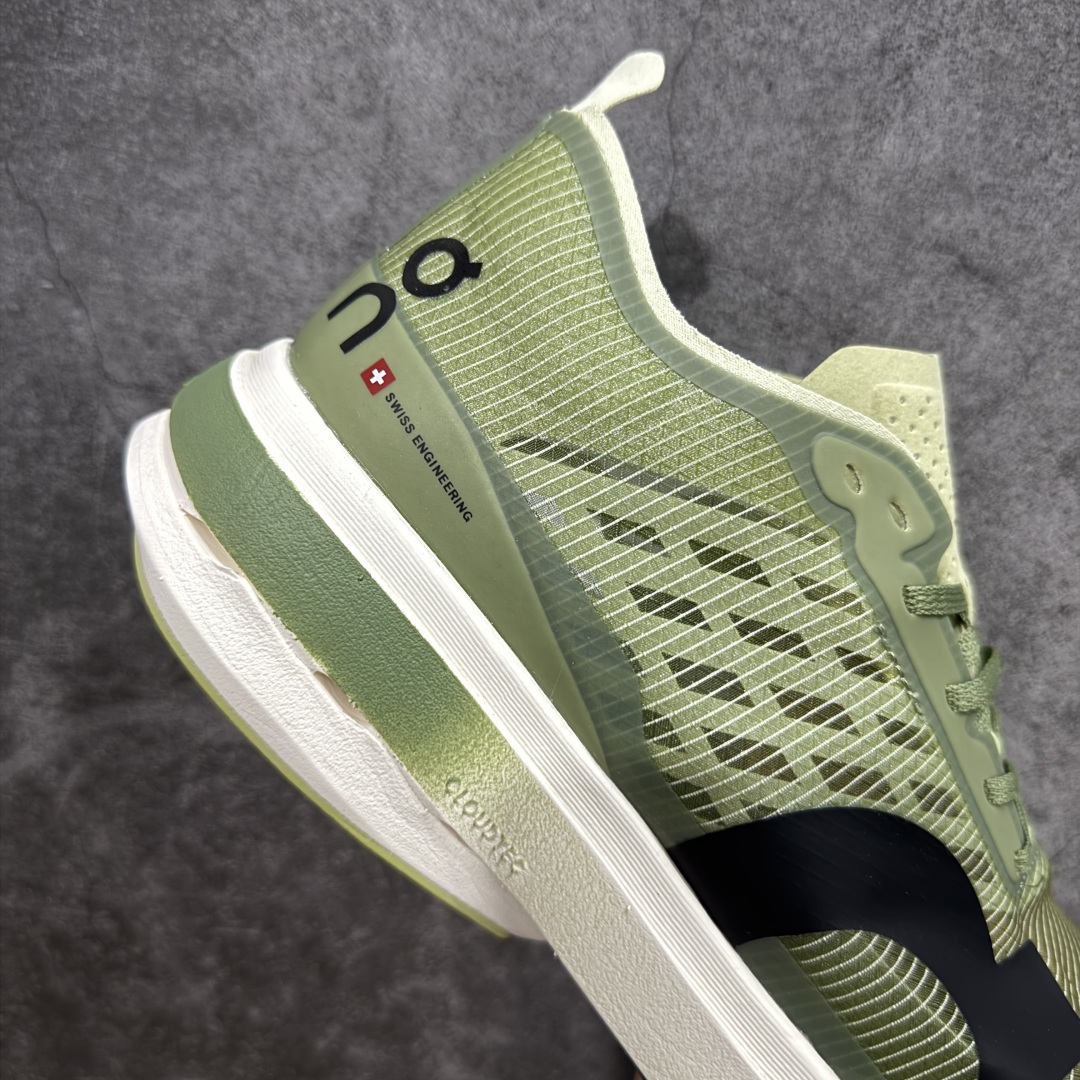 图片[7]-【公司级】On昂跑 Cloudboom Strike Prism 舒适百搭防滑耐磨 低帮 马拉松跑步鞋 On昂跑 Cloudsurfer上演中底“变形计” ，打破传统格局缔造柔软脚感。 On昂跑对于值友来说已经是个相对熟悉的品牌了，旗下的经典款Cloud X兼具稳健敏捷、功能多面，轻量脚感和灵活反馈等优点，是健身爱好者最喜欢的鞋履产品之一。2022年首发的超厚底怪兽跑鞋Cloudmonster，加载最大的Cloudtec模块，柔软的缓震和强力的回弹体验，也让他一战成名，进入大体重运动爱好者和与大众跑者的入门跑鞋心选名单。 尺码：36-45-选品中心