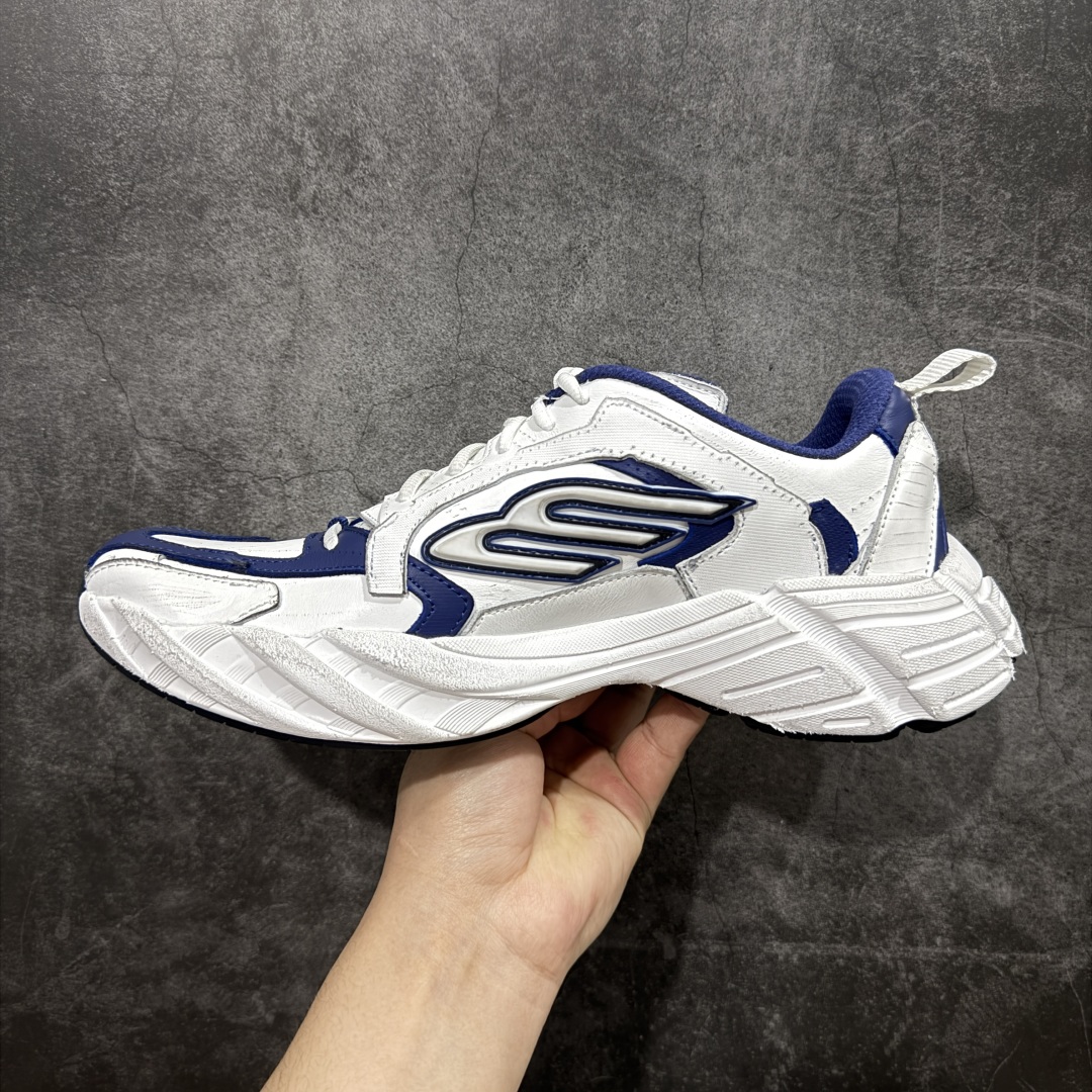  
【纯原】最新外贸批次 Balenciaga巴黎世家16代 MONDAY 白色

其前卫的设计、夸张的