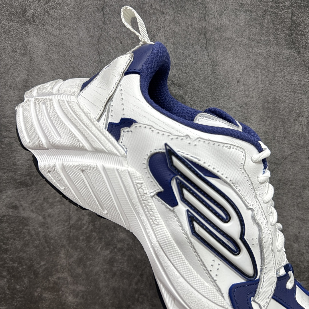  
【纯原】最新外贸批次 Balenciaga巴黎世家16代 MONDAY 白色

其前卫的设计、夸张的