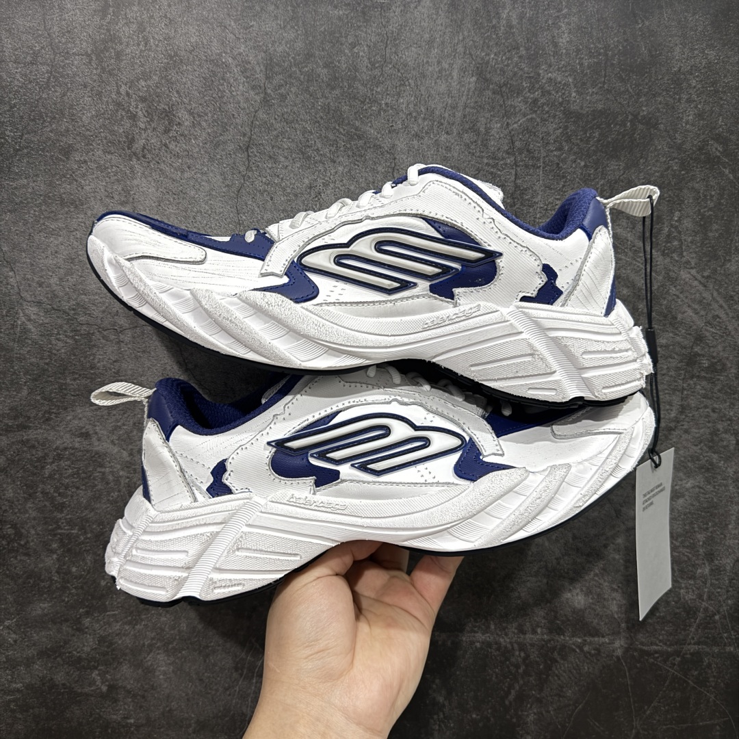  
【纯原】最新外贸批次 Balenciaga巴黎世家16代 MONDAY 白色

其前卫的设计、夸张的