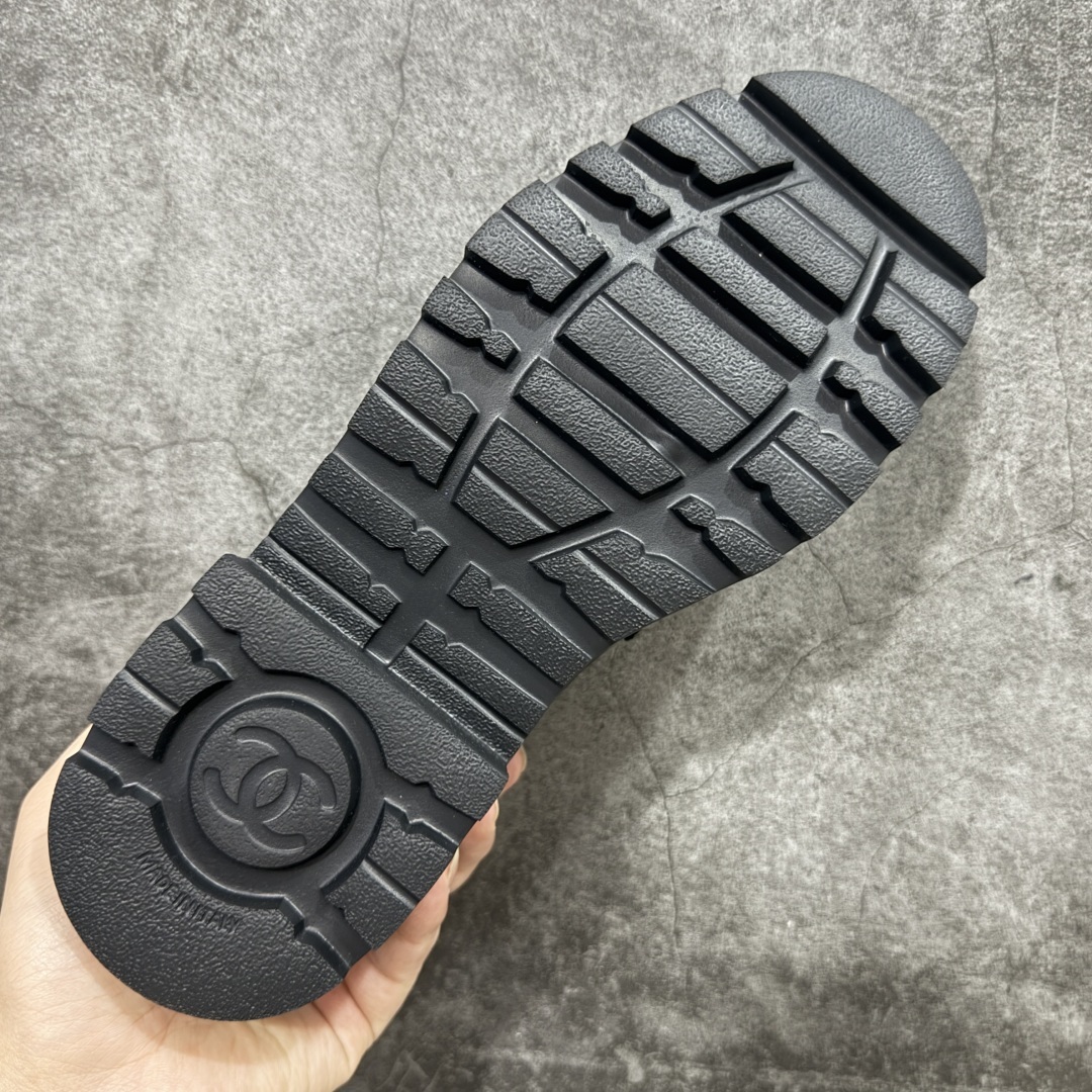 【LW纯原】 Chanel的Shiny Calfskin Logo乐福鞋
女生最受青睐的乐福鞋
因其
