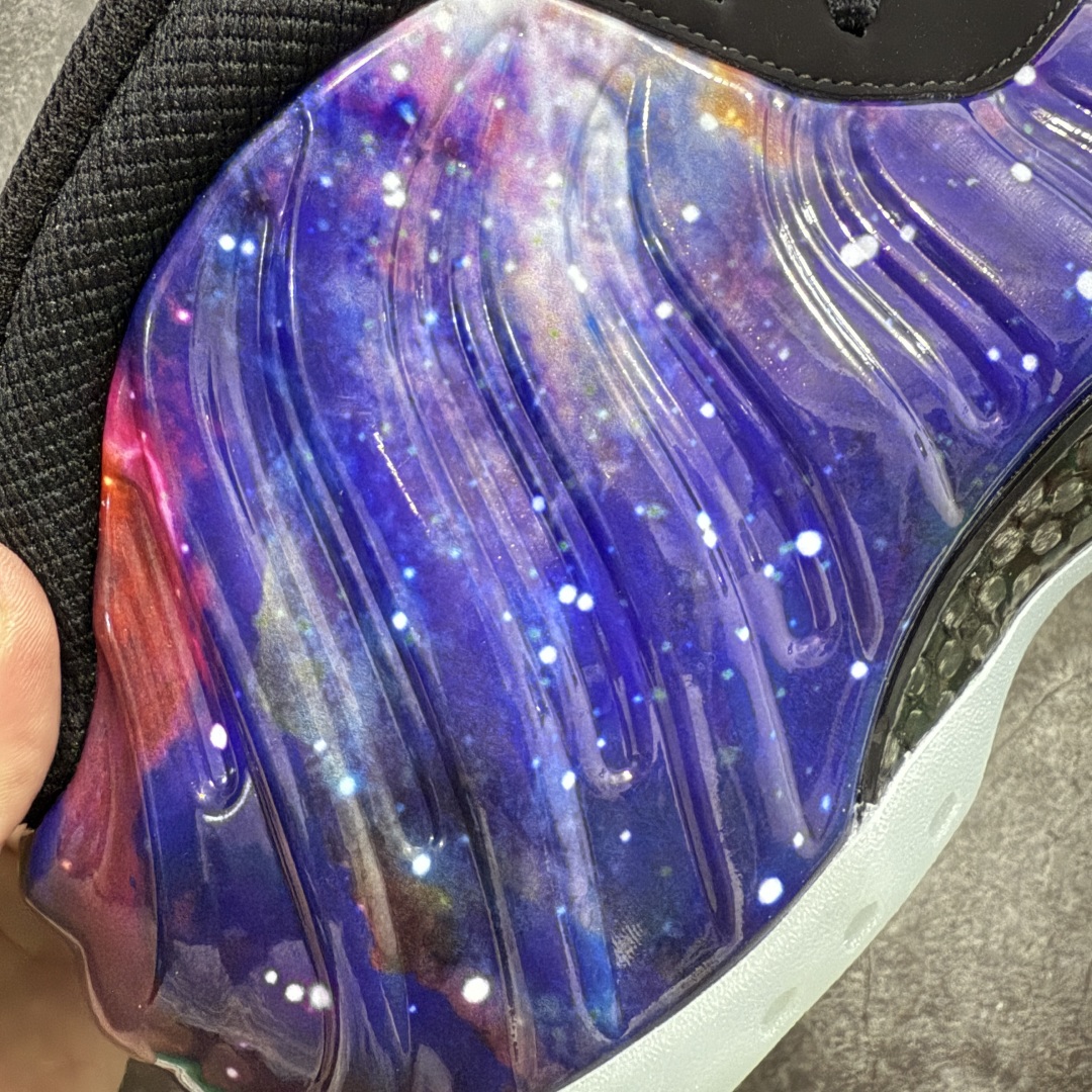 图片[3]-【莞产纯原】NK Air Foamposite One 市售最强品质 莞产顶级品质 银河复刻喷 2025 喷泡 FQ4303-400 内置Zoom气垫 鞋型发泡360度无死角 中底完美注胶 原厂碳纤维加持 尺码：40 40.5 41 42 42.5 43 44 44.5 45 46 全码出货-选品中心