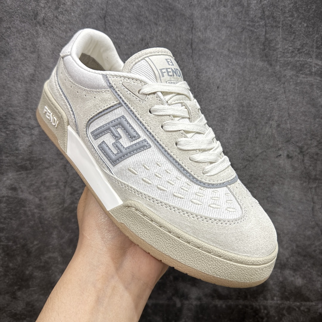 图片[3]-【广东纯原版本】Fendi芬迪match系列 情侣款 休闲运动板鞋原版购入开发 做货 这款FENDI Match系带运动鞋。鞋面饰有小穿孔 白色皮革材质 带米色绒面材质细节 抹茶绿皮革FF贴花 橡胶鞋底 侧面带FENDI字样配合送专柜精美包装 原版定制进口头层牛皮进口定制透气网里 原版开模TPU双色组合底 底厚 3CM 尺码 39 40 41 42 43 44 45 46-选品中心