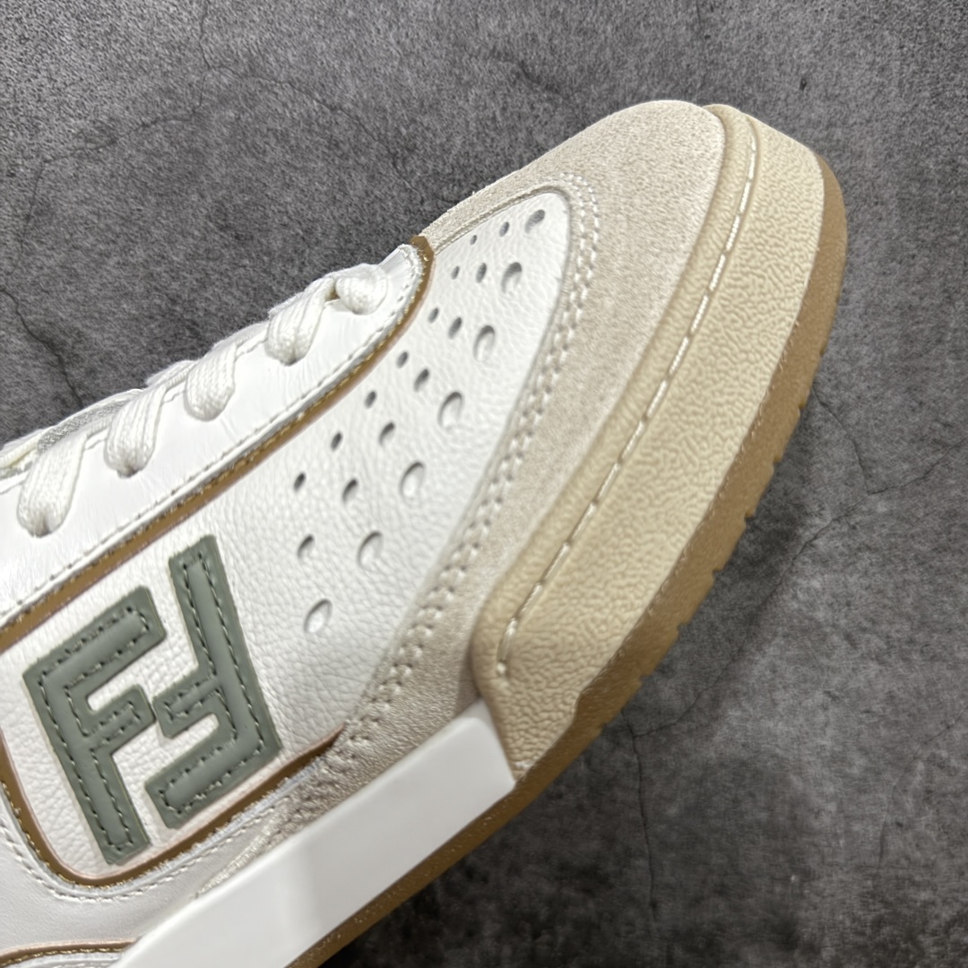 图片[6]-【广东纯原版本】Fendi芬迪match系列 情侣款 休闲运动板鞋原版购入开发 做货 这款FENDI Match系带运动鞋。鞋面饰有小穿孔 白色皮革材质 带米色绒面材质细节 抹茶绿皮革FF贴花 橡胶鞋底 侧面带FENDI字样配合送专柜精美包装 原版定制进口头层牛皮进口定制透气网里 原版开模TPU双色组合底 底厚 3CM 尺码 39 40 41 42 43 44 45 46-选品中心