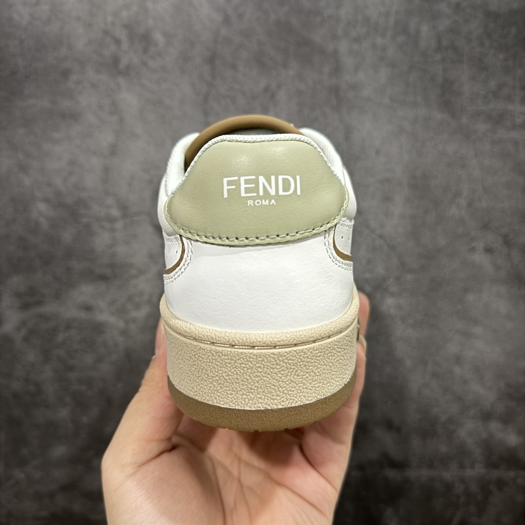 图片[4]-【广东纯原版本】Fendi芬迪match系列 情侣款 休闲运动板鞋原版购入开发 做货 这款FENDI Match系带运动鞋。鞋面饰有小穿孔 白色皮革材质 带米色绒面材质细节 抹茶绿皮革FF贴花 橡胶鞋底 侧面带FENDI字样配合送专柜精美包装 原版定制进口头层牛皮进口定制透气网里 原版开模TPU双色组合底 底厚 3CM 尺码 39 40 41 42 43 44 45 46-选品中心