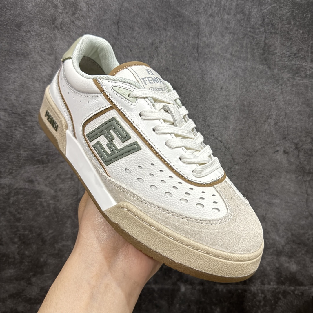 图片[3]-【广东纯原版本】Fendi芬迪match系列 情侣款 休闲运动板鞋原版购入开发 做货 这款FENDI Match系带运动鞋。鞋面饰有小穿孔 白色皮革材质 带米色绒面材质细节 抹茶绿皮革FF贴花 橡胶鞋底 侧面带FENDI字样配合送专柜精美包装 原版定制进口头层牛皮进口定制透气网里 原版开模TPU双色组合底 底厚 3CM 尺码 39 40 41 42 43 44 45 46-选品中心