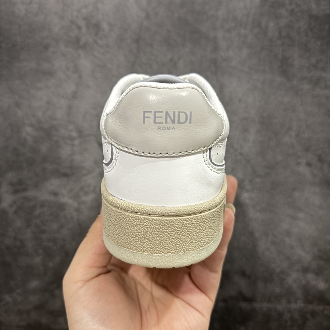 图片[4]-【广东纯原版本】Fendi芬迪match系列 情侣款 休闲运动板鞋原版购入开发 做货 这款FENDI Match系带运动鞋。鞋面饰有小穿孔 白色皮革材质 带米色绒面材质细节 抹茶绿皮革FF贴花 橡胶鞋底 侧面带FENDI字样配合送专柜精美包装 原版定制进口头层牛皮进口定制透气网里 原版开模TPU双色组合底 底厚 3CM 尺码 39 40 41 42 43 44 45 46-选品中心