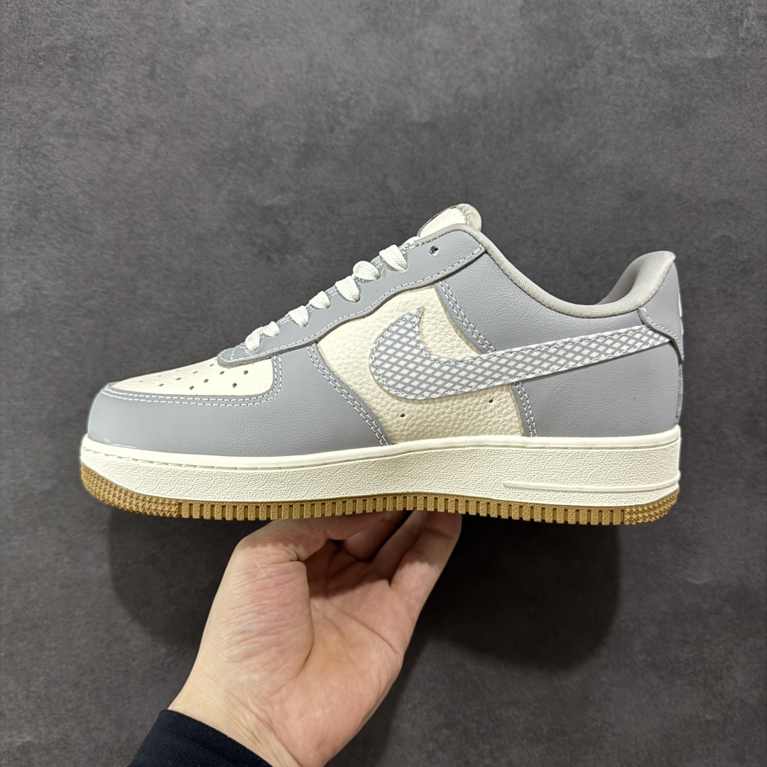 260  【定制版】Nike Air Force 1'07 Low Supreme联名 亮灰生胶 空军一号低帮休闲板鞋 KK1988-075