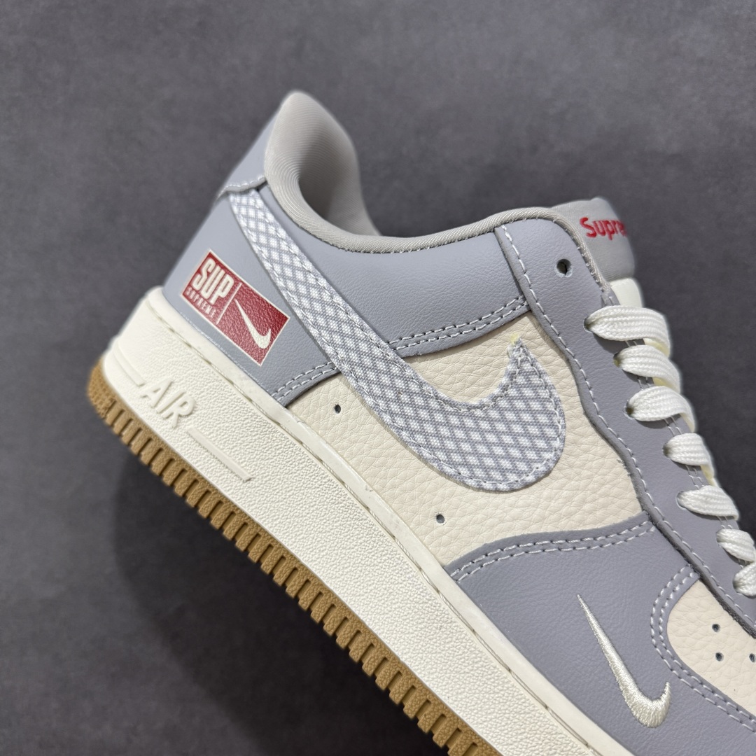 260  【定制版】Nike Air Force 1'07 Low Supreme联名 亮灰生胶 空军一号低帮休闲板鞋 KK1988-075